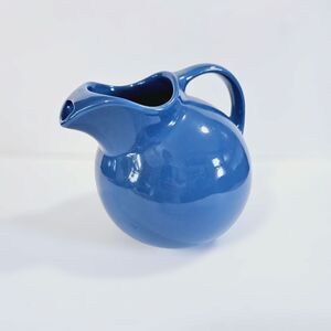 Vintage Hall USA Pottery MCM Ice Lipped Ceramic Round Ball Pitcher Sky Blue 633